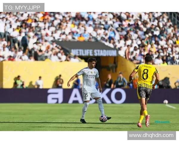 皇马主场击败利物浦,晋级欧冠四强,C罗又一次证明自己的伟大! 皇马主场击败利物浦,晋级欧冠四强,C罗又一次证明自己的伟大!